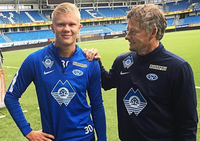 跟队记者：米兰内部否认了蒂亚戈-席尔瓦可能回归的传闻（随队记者：米兰方面否认蒂亚戈-席尔瓦回归传闻）