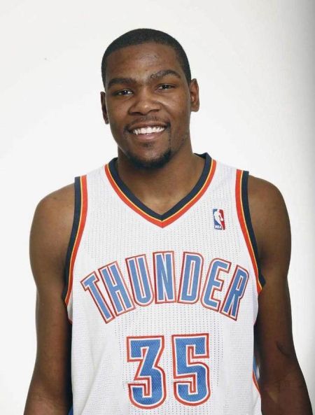 韩足晚报（2025.11.9）关键判罚恐左右格局（韩足夜报（2025.11.9）：争议判罚或将改写格局）