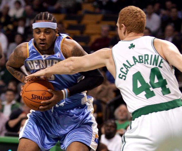 上任后首次露面，国足新帅邵佳一现场观战中国U22vs越南U22（履新后首次亮相，国足新帅邵佳一现场观战中国U22对阵越南U22）