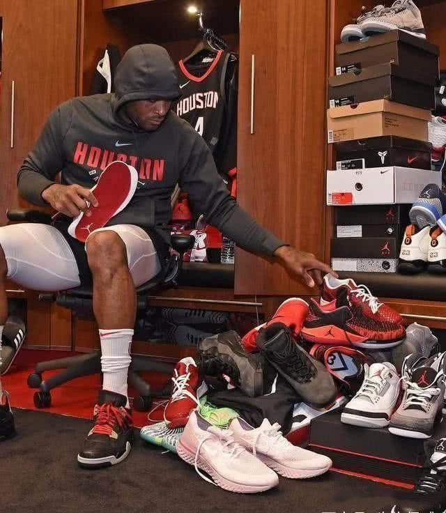 布朗：希望大家继续把布伦森放在MVP讨论之中，他完全值得（布朗：请持续将布伦森列入MVP讨论，他当之无愧）