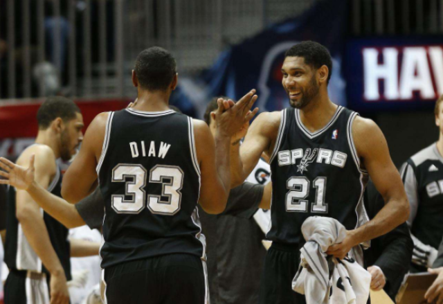 巴萨主席拉波尔塔圣诞晚宴展现亲和力 球队领跑西甲前景光明（拉波尔塔圣诞宴上亲和尽显 巴萨领跑西甲前景可期）