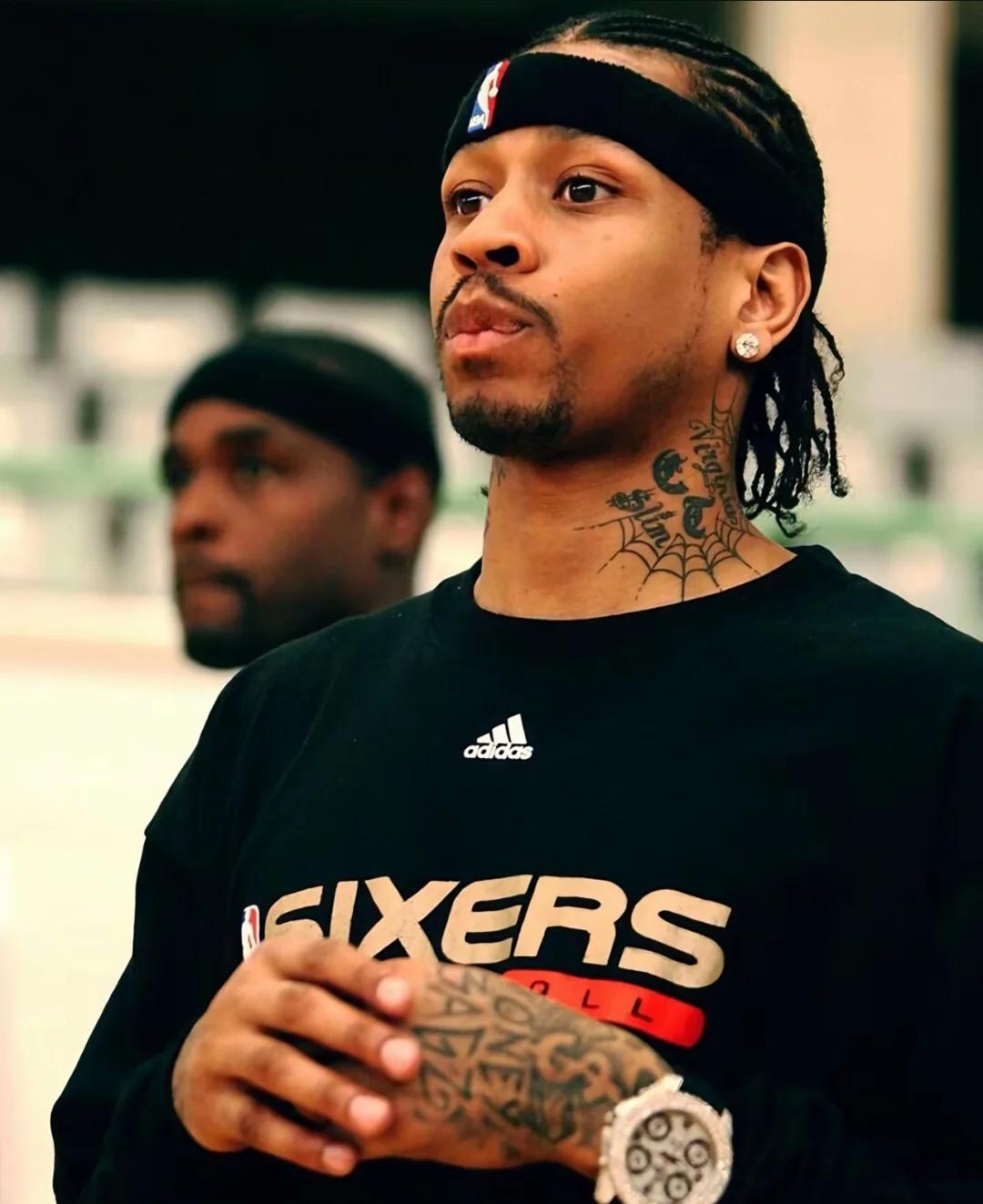 失准！怀特半场13投仅2中，此前两场他均砍下30+（手感冰凉！怀特半场13投仅2中，前两战连飙30+）