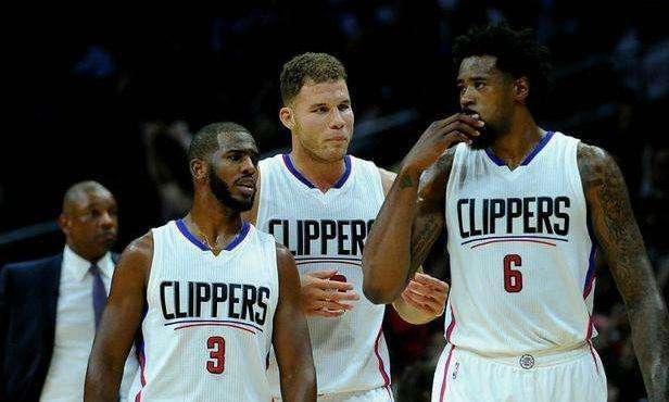 施洛特贝克批队友：大家各自为战，替补登场的球员还一直丢球（施洛特贝克怒斥队友：各打各的，替补出场屡屡丢球）