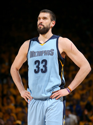 1分钟还原！杜锋又现“死亡凝视”始末，新星2次失误难以接受（1分钟复盘！杜锋再度上演“死亡凝视”，新星两度失误令人难以接受）