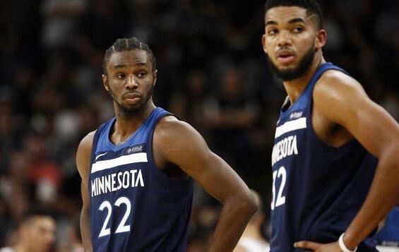 常规赛第5轮｜拉锯战中见真章，看孙铭徽运筹帷幄！（常规赛第五轮｜胶着鏖战显真功，孙铭徽指挥若定！）