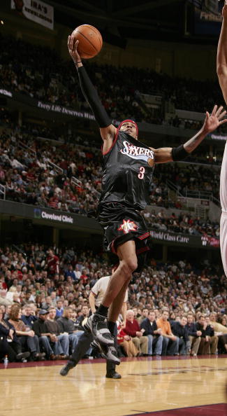 特瓦斯随行西班牙国王访华，向国内推广西甲联赛（随西班牙国王访华，特瓦斯在华推介西甲联赛）