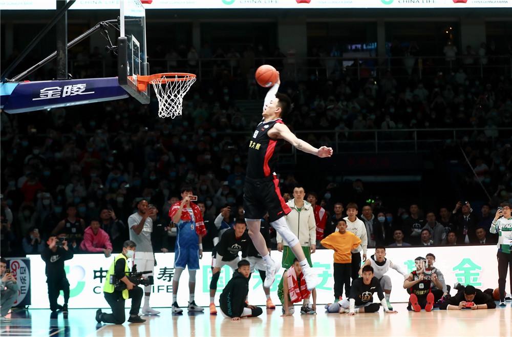 混团世界杯：张本智和遭遇首败！再次不敌恩师之子，苦战3局输球（混团世界杯：张本智和吞下首败，再次不敌恩师之子，鏖战三局惜败）