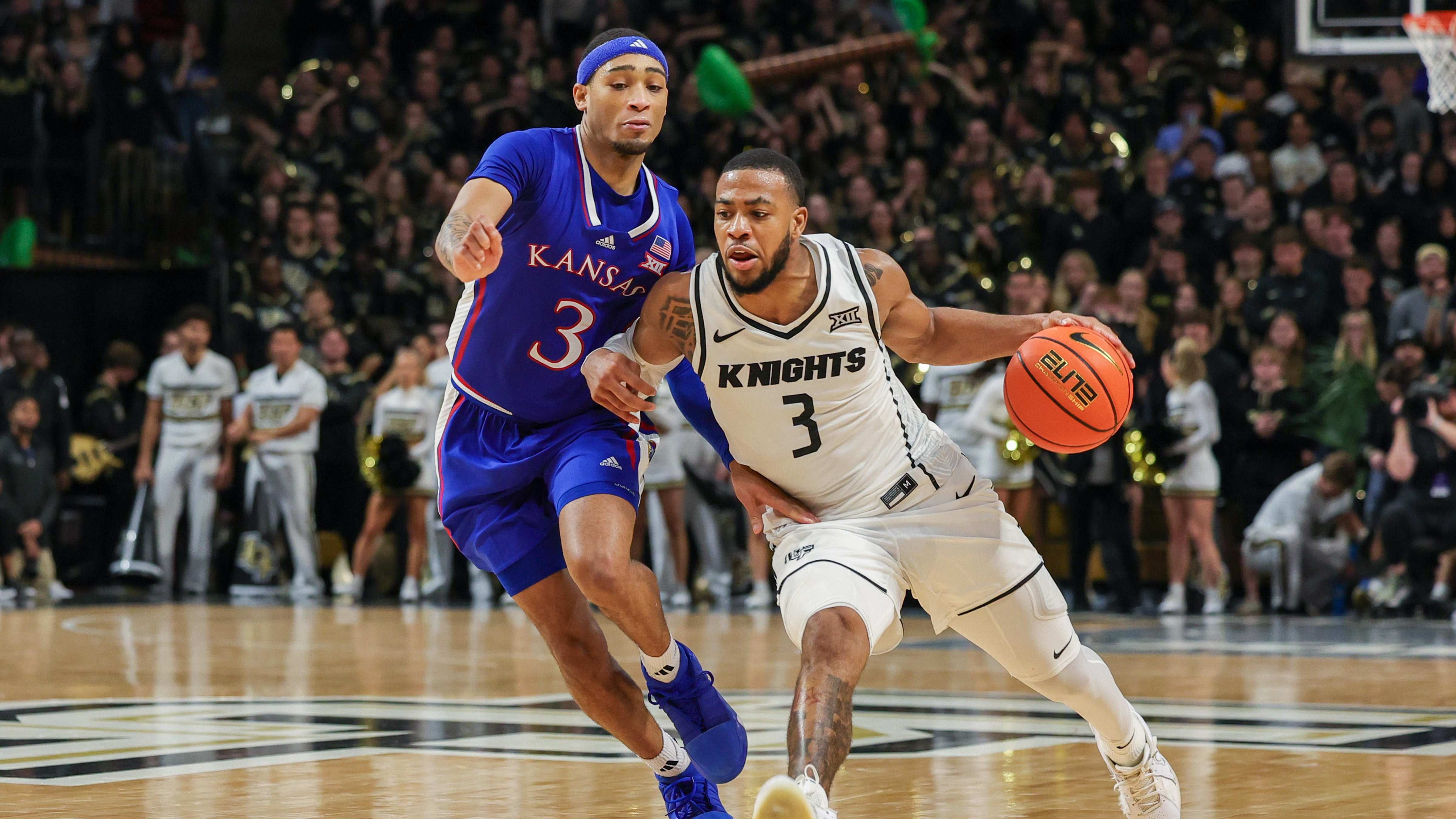 又伤一人！海斯左脚踝酸痛本场对阵太阳不会回归（伤病再添一例：海斯左脚踝酸痛，今日对阵太阳将不再出场）