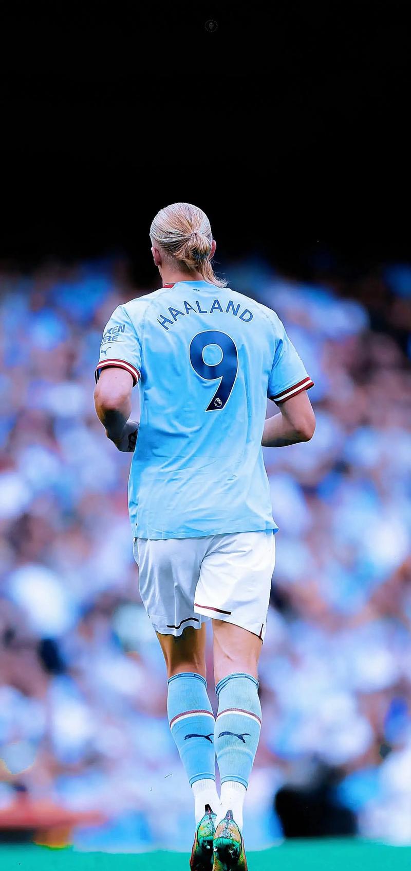 欧冠赛前穆里尼奥与两名昔日弟子重逢，并亲吻了斯内德的光头（欧冠赛前，穆里尼奥与两位旧部相聚，还亲吻了斯内德的光头）