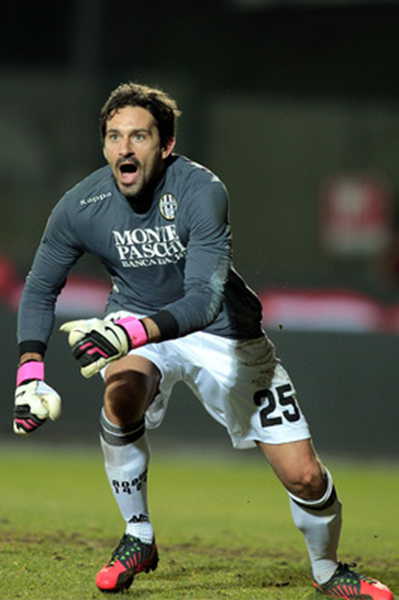 阿邦拉霍：图赫尔应该和贝林厄姆谈谈，被换下时别再摊手了（阿邦拉霍建议图赫尔与贝林厄姆沟通：被换下时别再摊手）