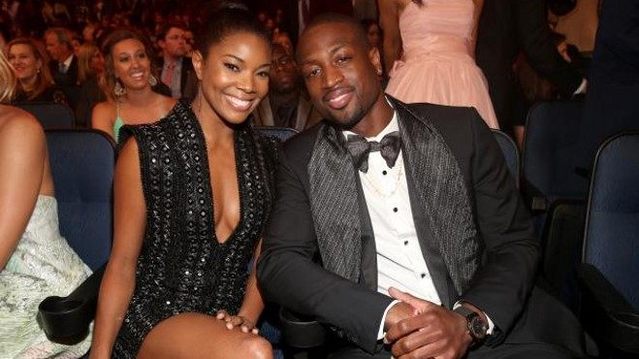 西甲半场：伦布雷拉斯闪击，亚马尔破门，巴萨2-1阿拉维斯（西甲半场战报：伦布雷拉斯开场闪击，亚马尔建功，巴萨2-1领先阿拉维斯）