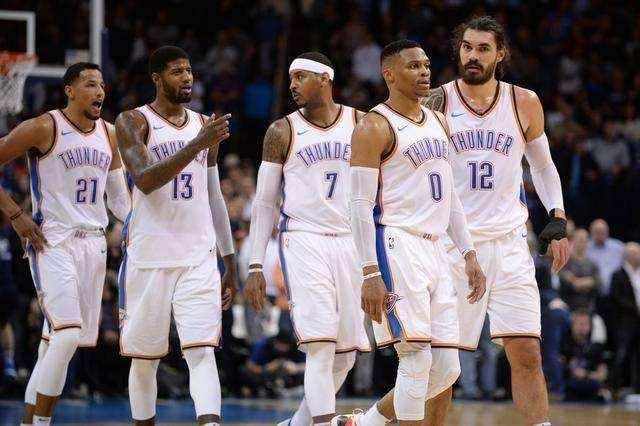 美记：独行侠交易戴维斯并非板上钉钉，他们不着急聘请总经理（美媒称：独行侠与戴维斯的交易尚未敲定，球队暂不急于聘任总经理）