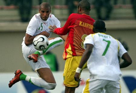 Shams：预计特雷·杨本月晚些时候复出，老鹰仍相信他（Shams：特雷-杨预计本月下旬复出，老鹰对他仍抱有信心）