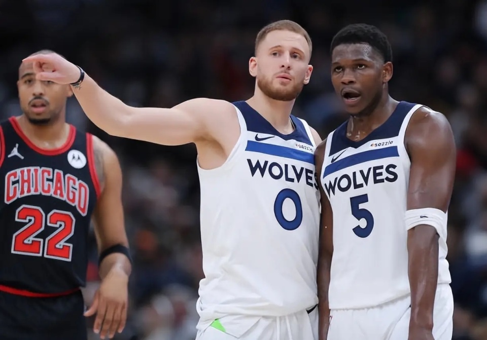 CBA比赛精彩瞬间：深圳队绝杀广东（CBA赛场高光时刻：深圳队压哨绝杀广东队）