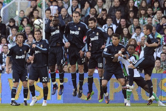 身价还得涨！尼科-帕斯13场5球5助攻，成意甲赛季首位造10球球员（涨价在望！尼科-帕斯13战5球5助，成本季意甲首位参与10球球员）