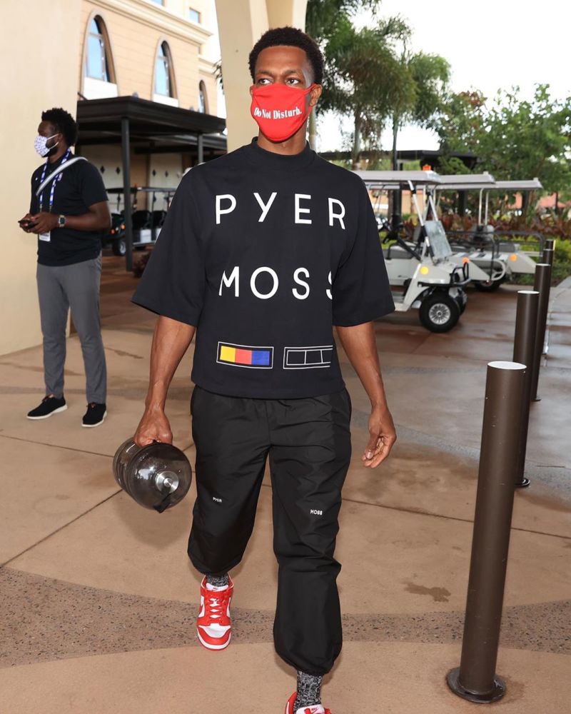 前锋终于找到射门感觉（前锋重拾进球感觉）