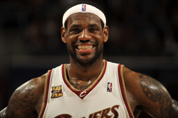 里弗斯直面流言：更衣室必受干扰，字母哥职业态度稳军心（里弗斯回应传闻：更衣室难免波动，字母哥的职业态度稳住全队）